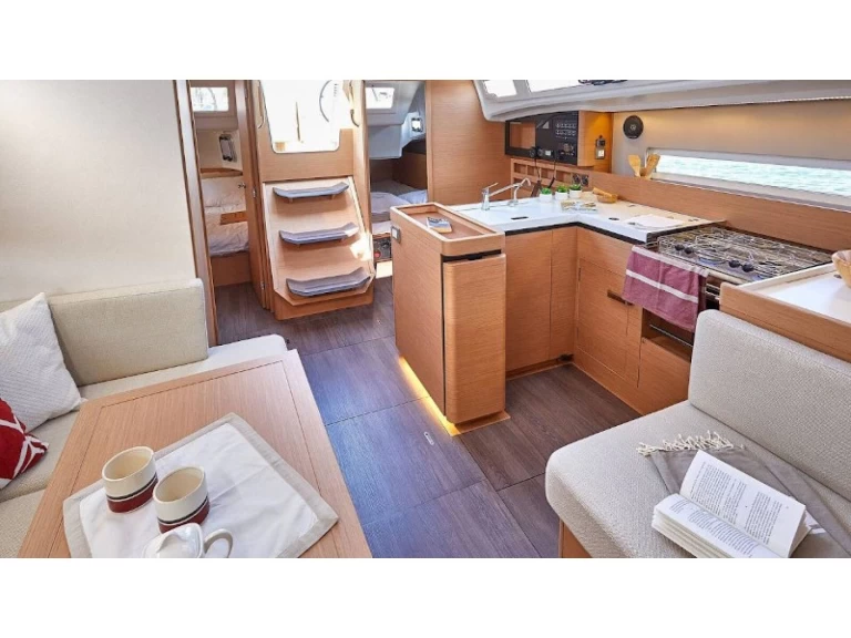 Jeanneau Sun Odyssey 410 charter bareboat or captained in  Lefkáda
