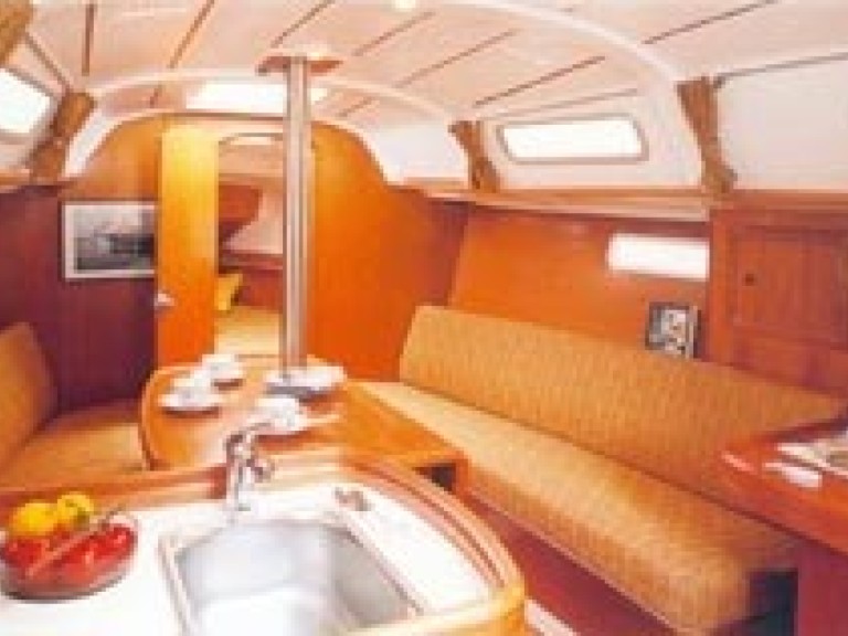 Sailboat for rent Procida at the best price