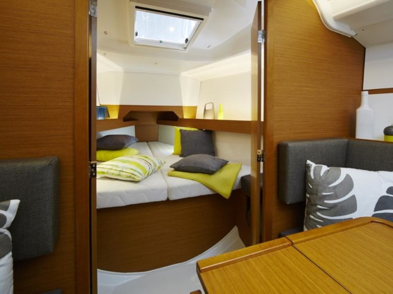 Sailboat rental in Lefkáda - Jeanneau Sun Odyssey 349