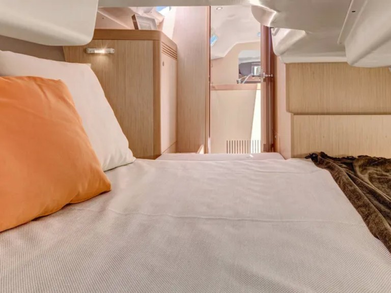 Bénéteau Oceanis 31 in Procida on SamBoat