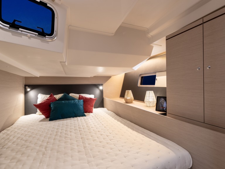 Rent a Bénéteau Oceanis 51.1 Marina (City)