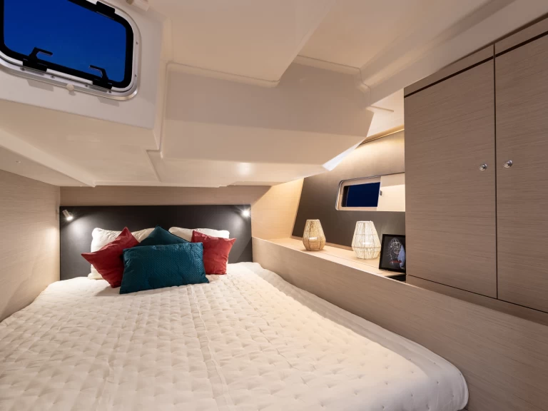 Rent a Bénéteau Oceanis 51.1 Marina (City)