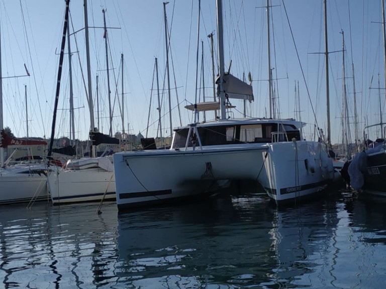 Boat rental Fountaine Pajot Lucia 40 in Procida on Samboat