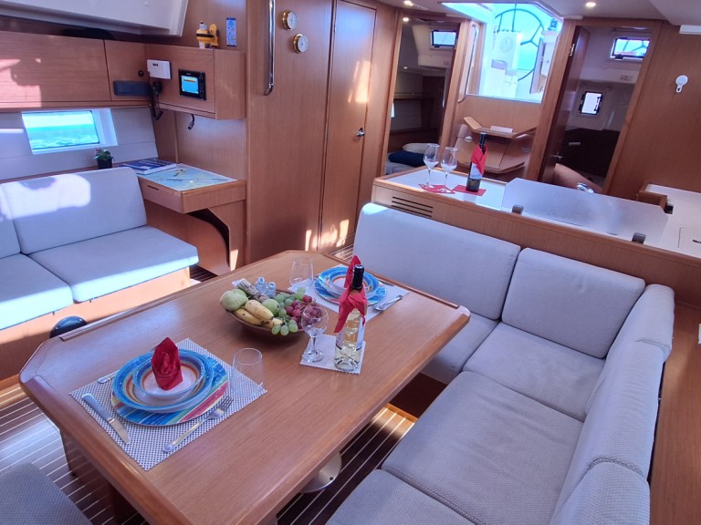 Bareboat Rental Sailboat Bavaria with a boat licence