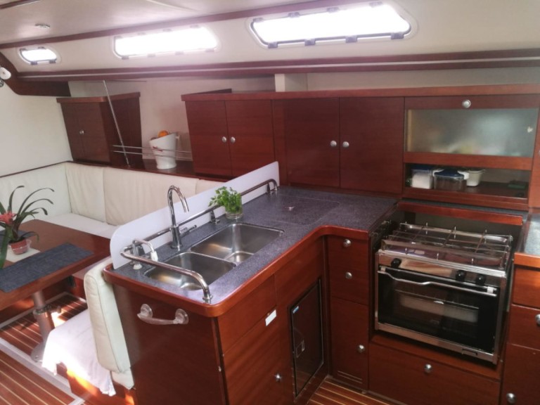 Yacht charter San Vincenzo cheap Hanse 400 E