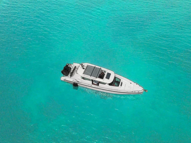 Motorboat rental in Anavyssos - Axopar Axopar 37 XC Cross Cabin (1 cabin)