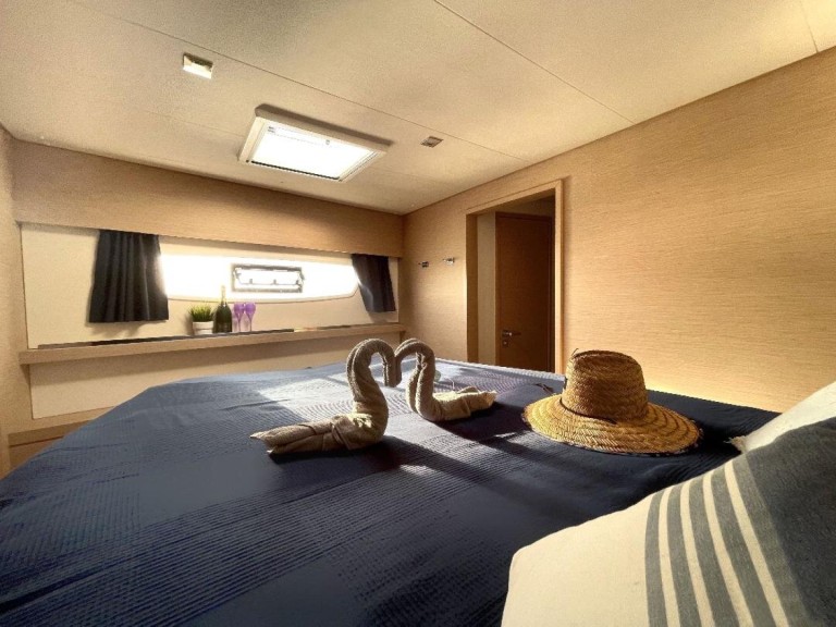 Catamaran for rent Playa de Talamanca at the best price