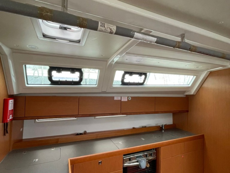 Sailboat rental with or without captain Bavaria Lávrio