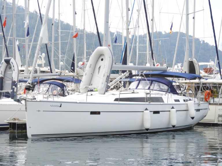 Yacht charter Lávrio cheap Cruiser 51