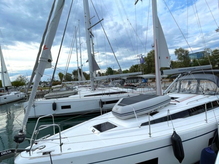 Sailboat rental in Alimos - Bavaria Bavaria C42