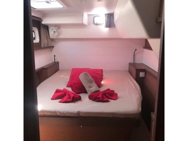 Yacht charter Sant Antoni de Portmany cheap Lagoon 450 F