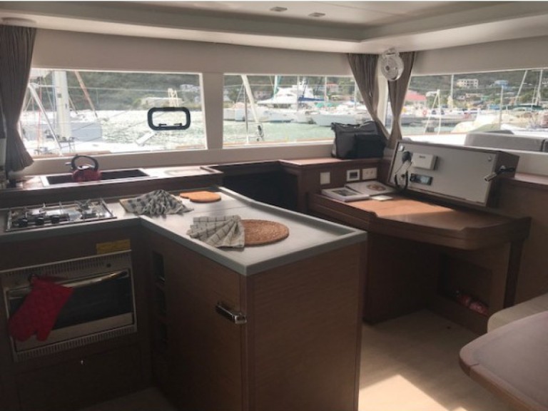 Catamaran rental in Sant Antoni de Portmany - Lagoon Lagoon 450 F