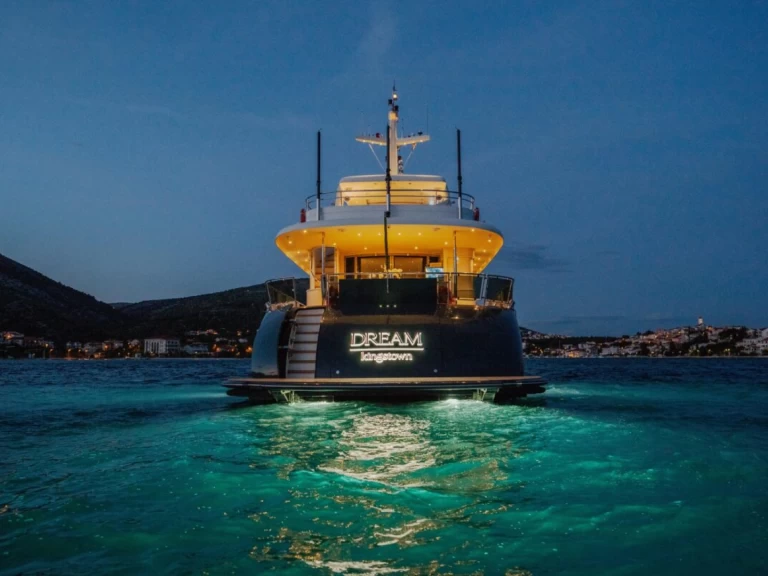 Yacht charter Šibenik cheap Luxury Motor Yacht 