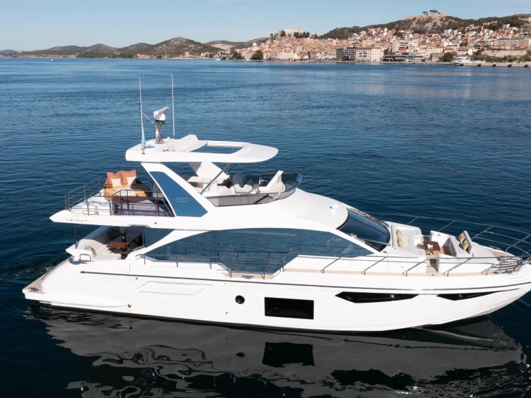 Luxury Yacht for rent Šibenik at the best price