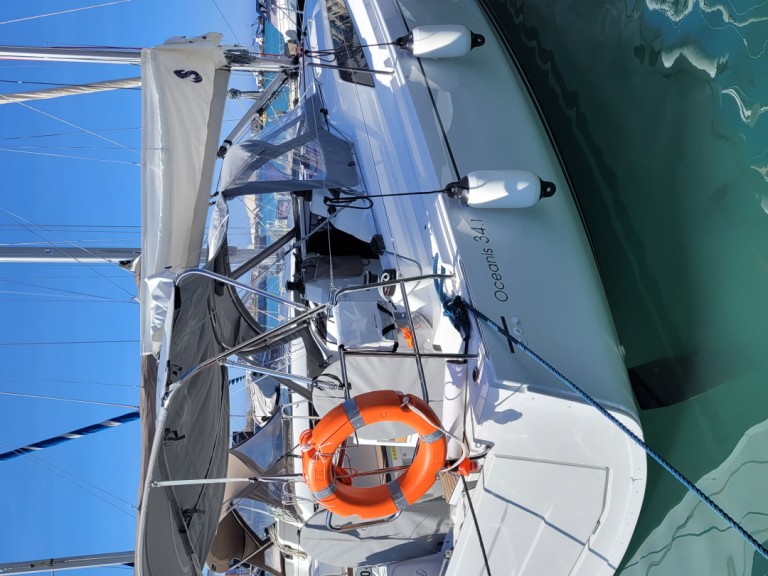 Boat rental Bénéteau Oceanis 34.1 in Trapani on Samboat