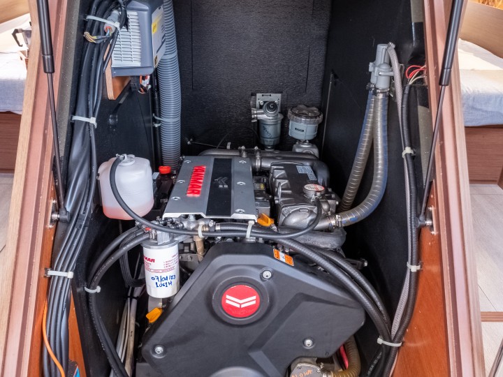 Yacht charter Lefkáda cheap Oceanis 51.1