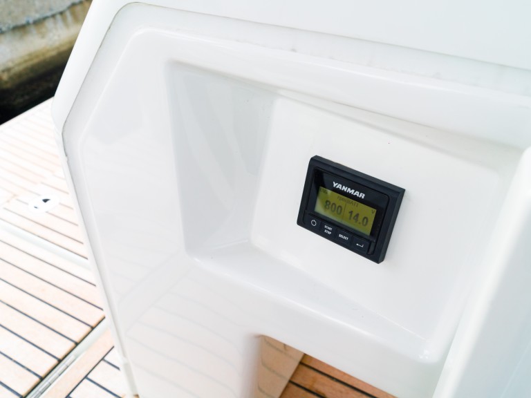 Sailboat rental with or without captain Jeanneau Lefkáda