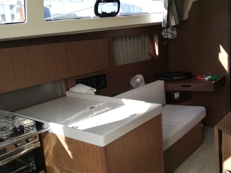 Yacht charter Vibo Marina cheap Oceanis 41.1