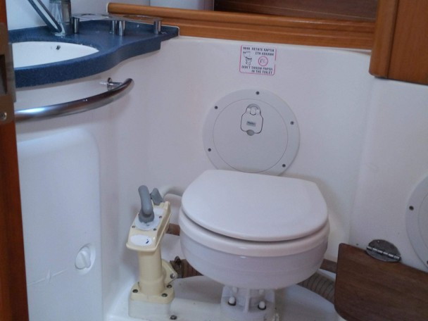 Sailboat for rent Lefkáda at the best price