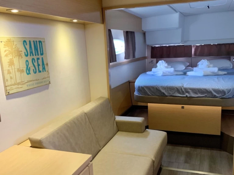 Rent a Fountaine Pajot Fountaine Pajot Helia 44 Road Town