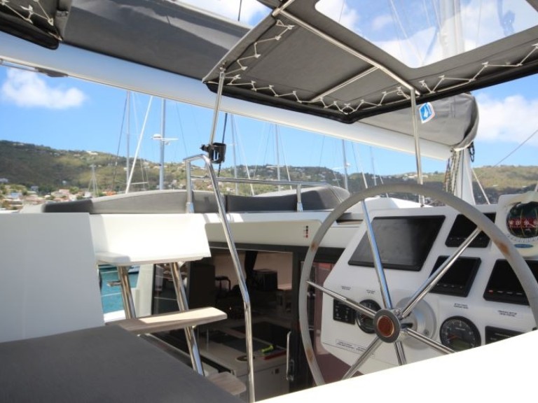 Bareboat Rental Catamaran Fountaine Pajot with a boat licence