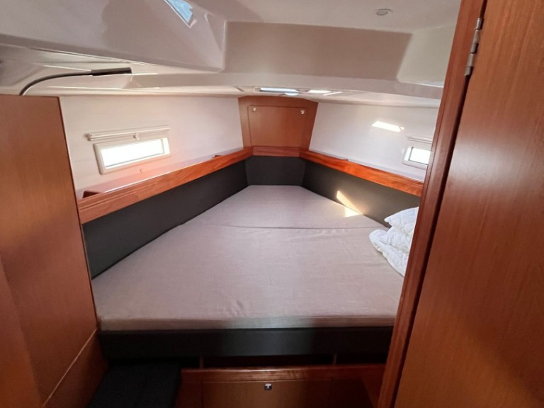 Rent a Bavaria Cruiser 41 Sukošan