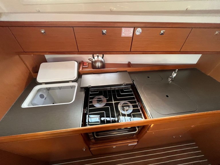 Yacht charter Sukošan cheap Cruiser 41