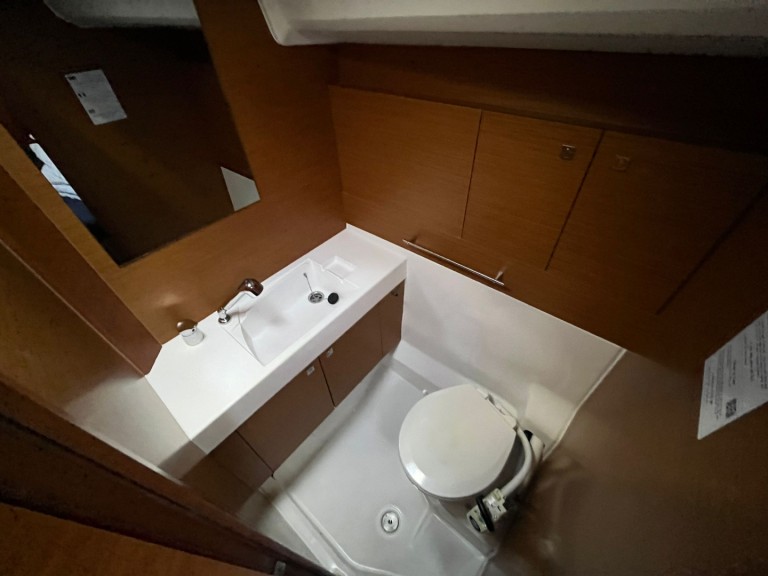 Jeanneau Sun Odyssey 410 charter bareboat or captained in  Sukošan