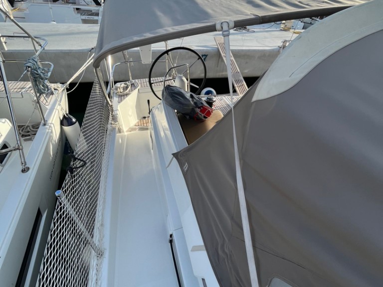 Bareboat Rental Sailboat Jeanneau with a boat licence