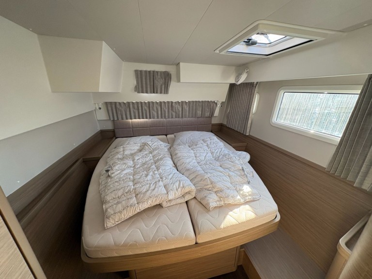Bareboat Rental Catamaran Lagoon with a boat licence