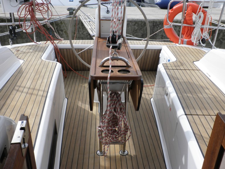 Rent a Bavaria Cruiser 33 Sukošan