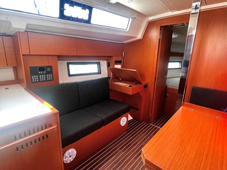 Bareboat Rental Sailboat Bavaria with a boat licence