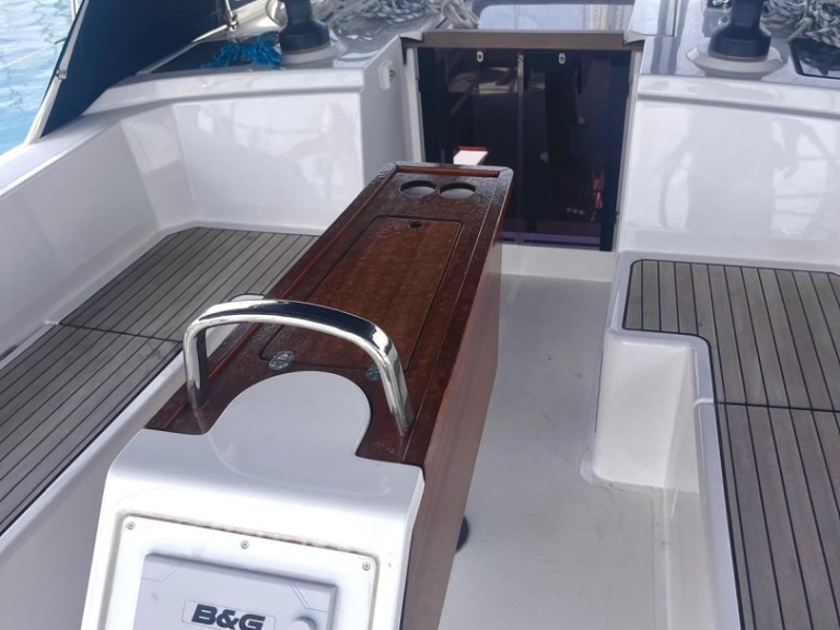 Sailboat for rent Sukošan at the best price