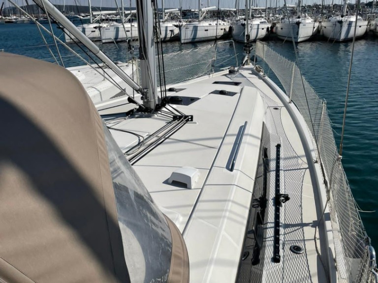Bénéteau Oceanis 41.1 charter bareboat or captained in  Sukošan