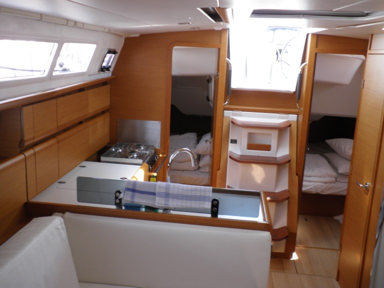 Boat rental Jeanneau Sun odyssey 379 performance in Sukošan on Samboat