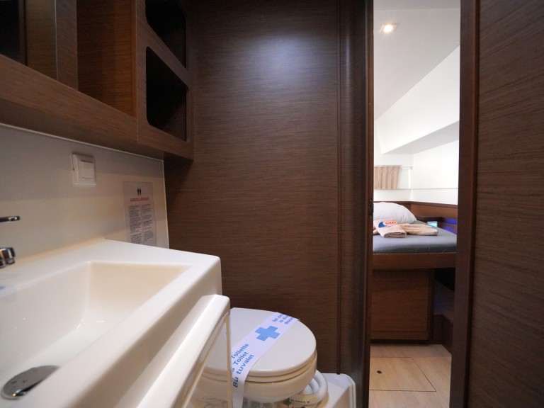 Catamaran rental in Marmaris - Lagoon Lagoon 42