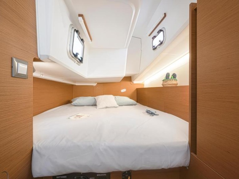 Sailboat rental in Marmaris - Jeanneau Sun Odyssey 380