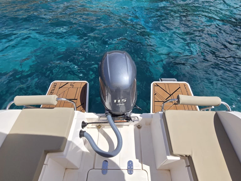 Motorboat rental with or without captain Cattleya Club Nàutic Santa Ponsa