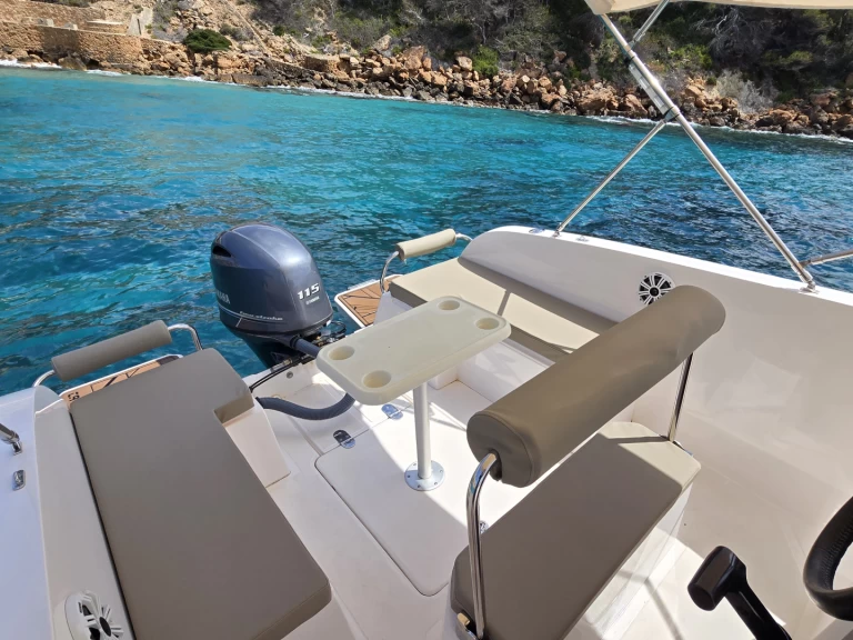 Bareboat Rental Motorboat Cattleya with a boat licence