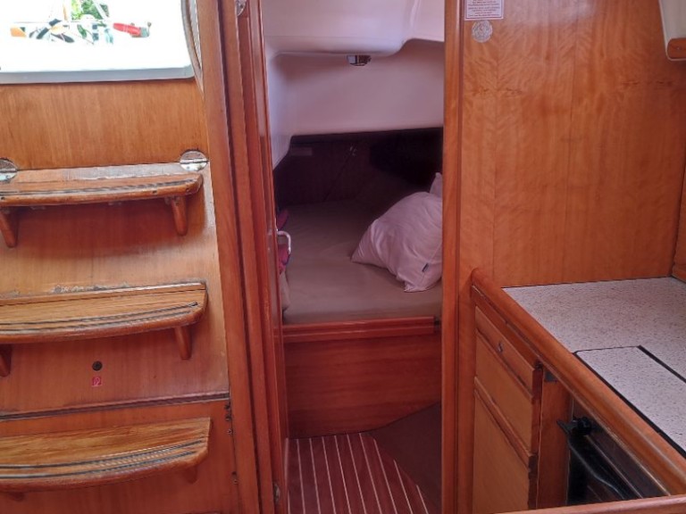 Bareboat Rental Sailboat Bavaria with a boat licence