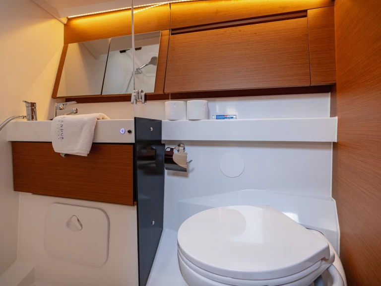 Bareboat Rental Sailboat Jeanneau with a boat licence