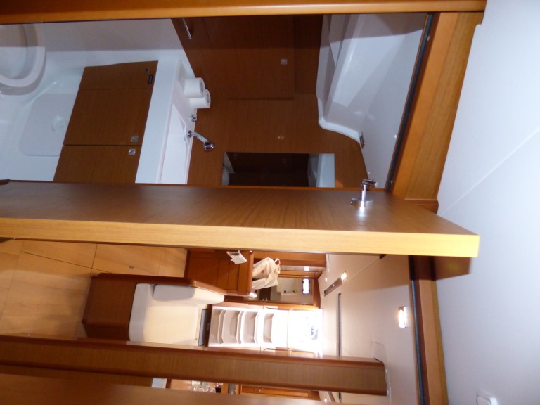 Jeanneau Sun Odyssey 519 in Kaštel Gomilica on SamBoat
