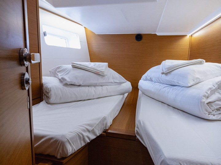 Sailboat for rent Kaštel Gomilica at the best price