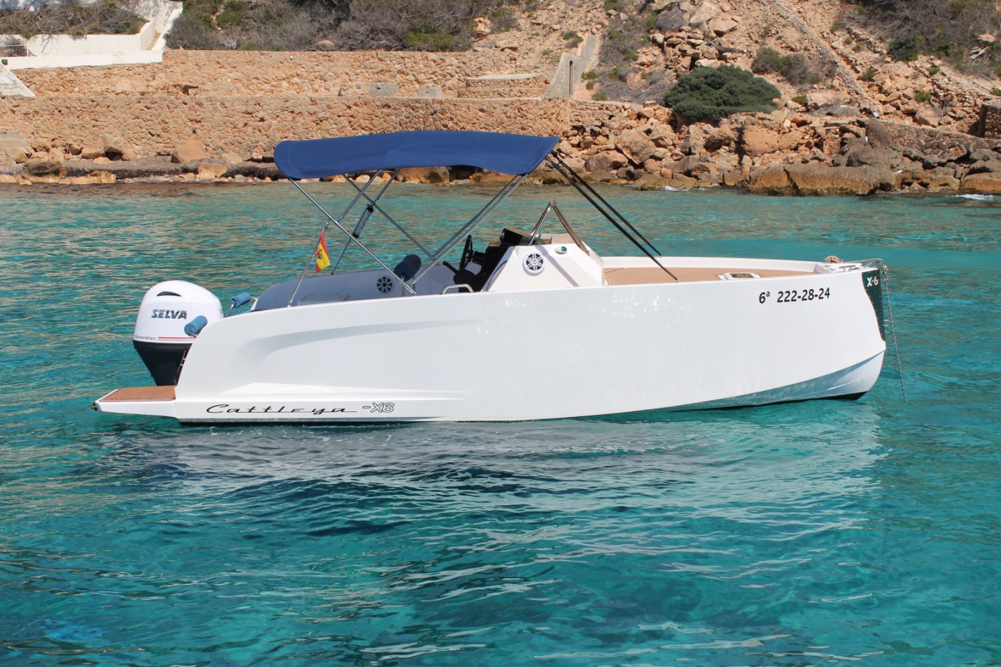 Rent a Motorboat Cattleya x6 cabin in Club Nàutic Santa Ponsa