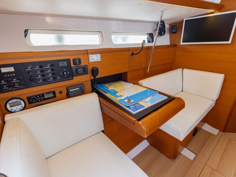 Sailboat rental in Kaštel Gomilica - Jeanneau Sun Odyssey 449
