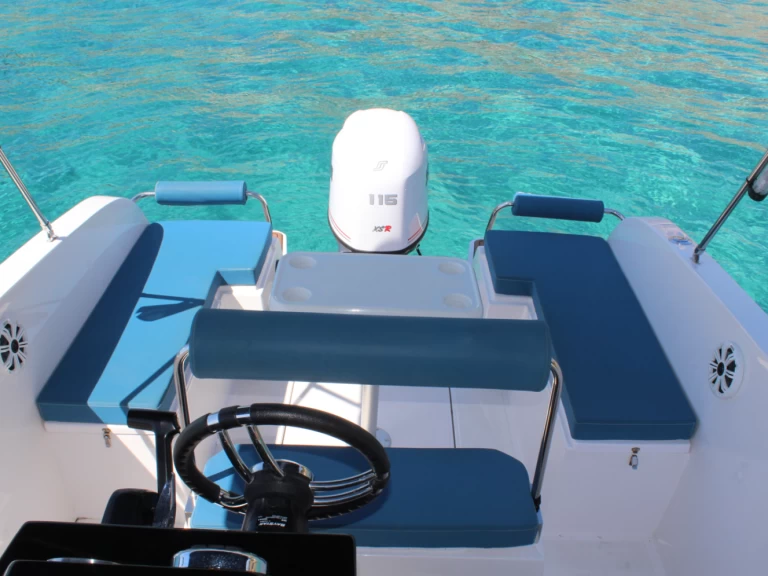 Boat rental Cattleya x6 cabin in Club Nàutic Santa Ponsa on Samboat
