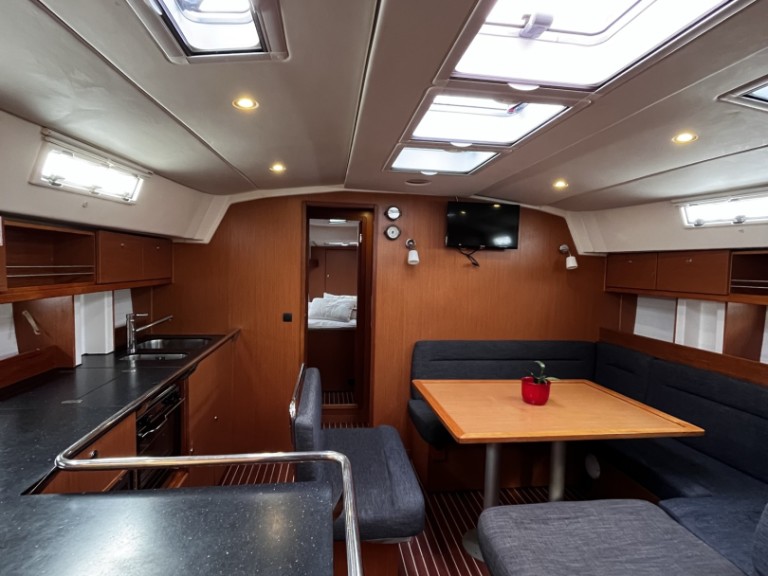 Bareboat Rental Sailboat Bavaria with a boat licence
