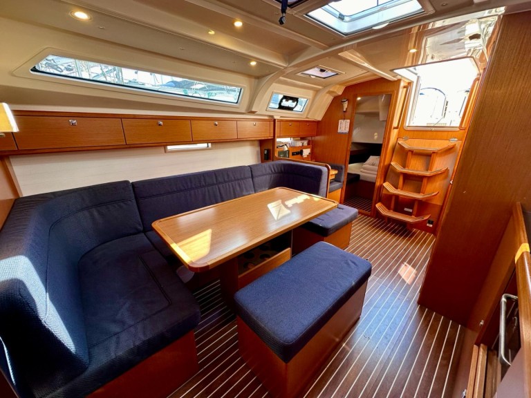 Bareboat Rental Sailboat Bavaria with a boat licence