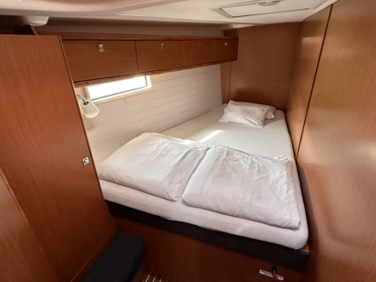 Sailboat for rent Sukošan at the best price