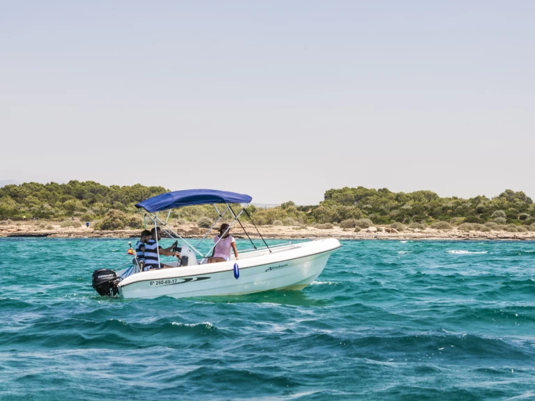 Motorboat rental in Portocolom - Mistral Mistral